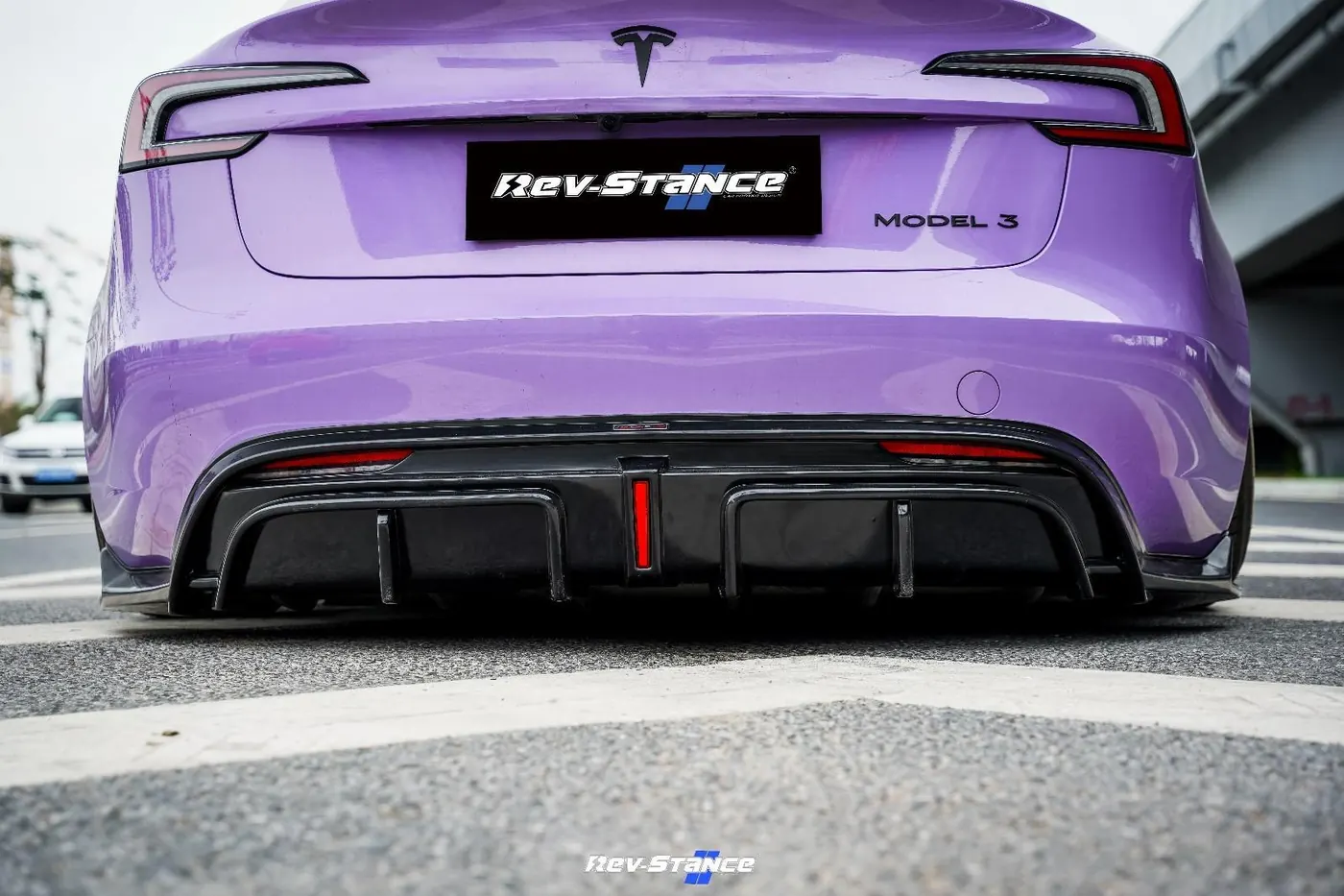 ดิฟฟิวเซอร์และสปอยเลอร์ REV-STANCE สำหรับ Tesla Model 3