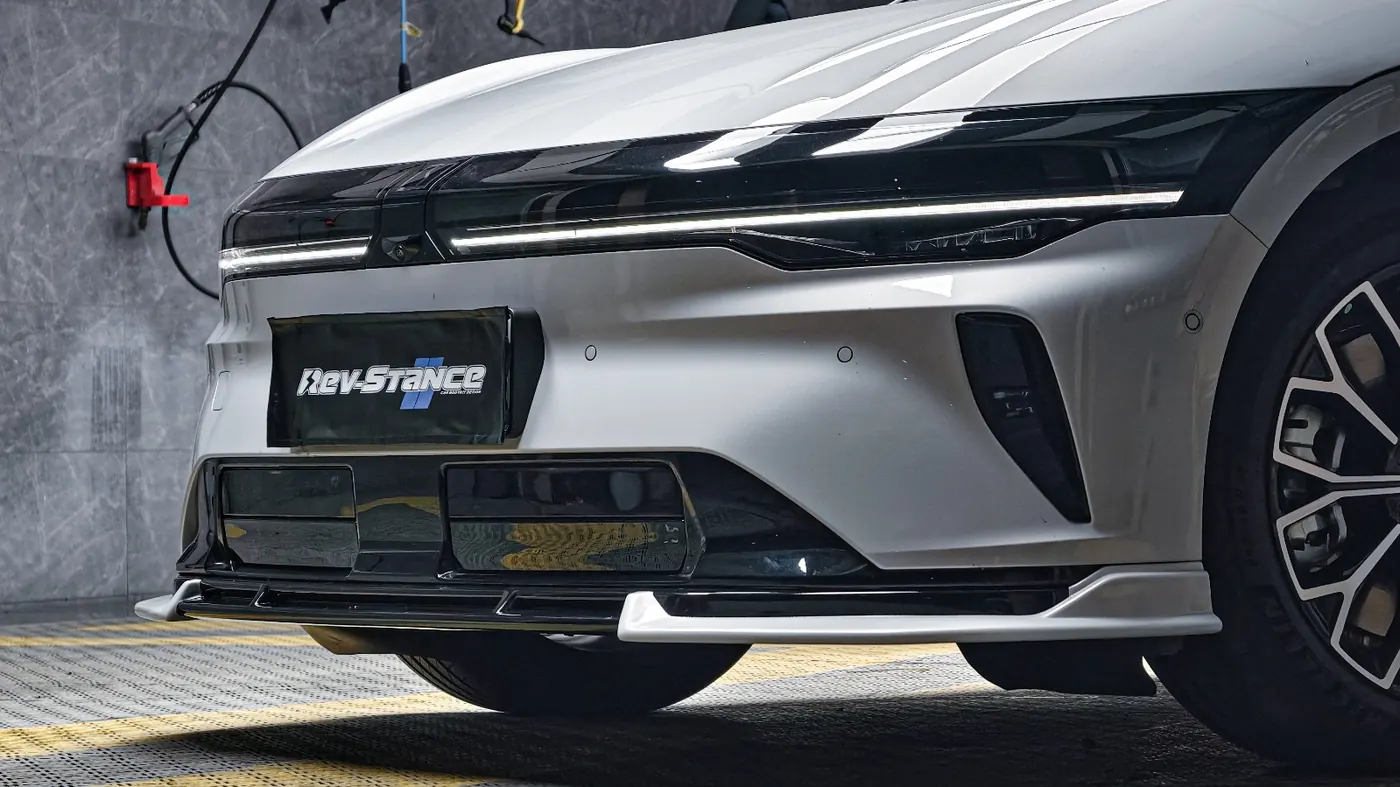 สเกิร์ตหน้า REV-STANCE สำหรับ Zeekr 007GT